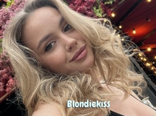 Blondiekiss