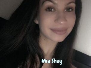 Mia_Shay