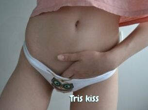 Tris_kiss